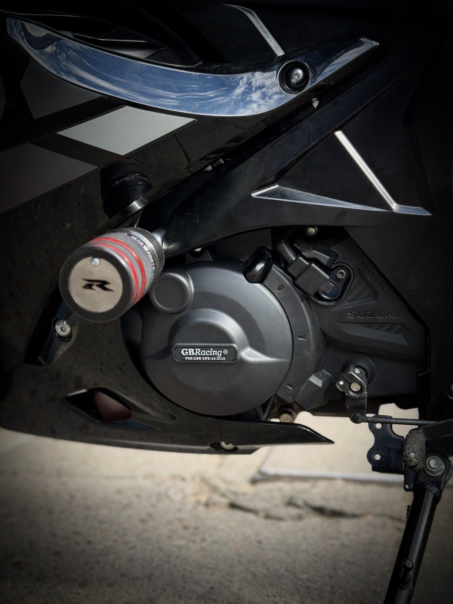 SLIDERS CUBIERTA DE MOTOR SUZUKI GSXR150