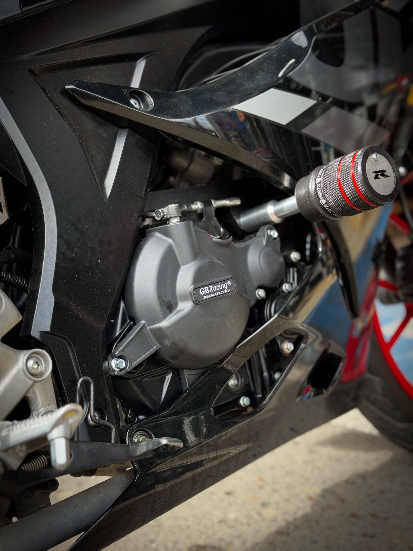 SLIDERS CUBIERTA DE MOTOR SUZUKI GSXR150