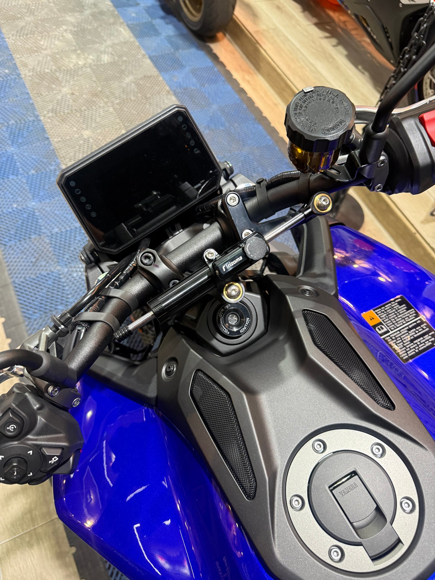 ESTABILIZADOR DE DIRECCION MANUBRIO YAMAHA MT09 V4