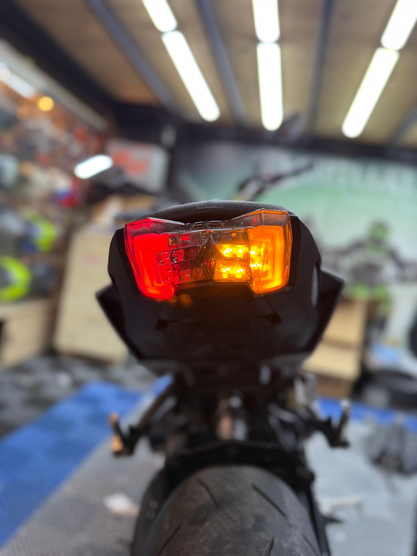 STOP INTEGRADO YAMAHA MT09 V2