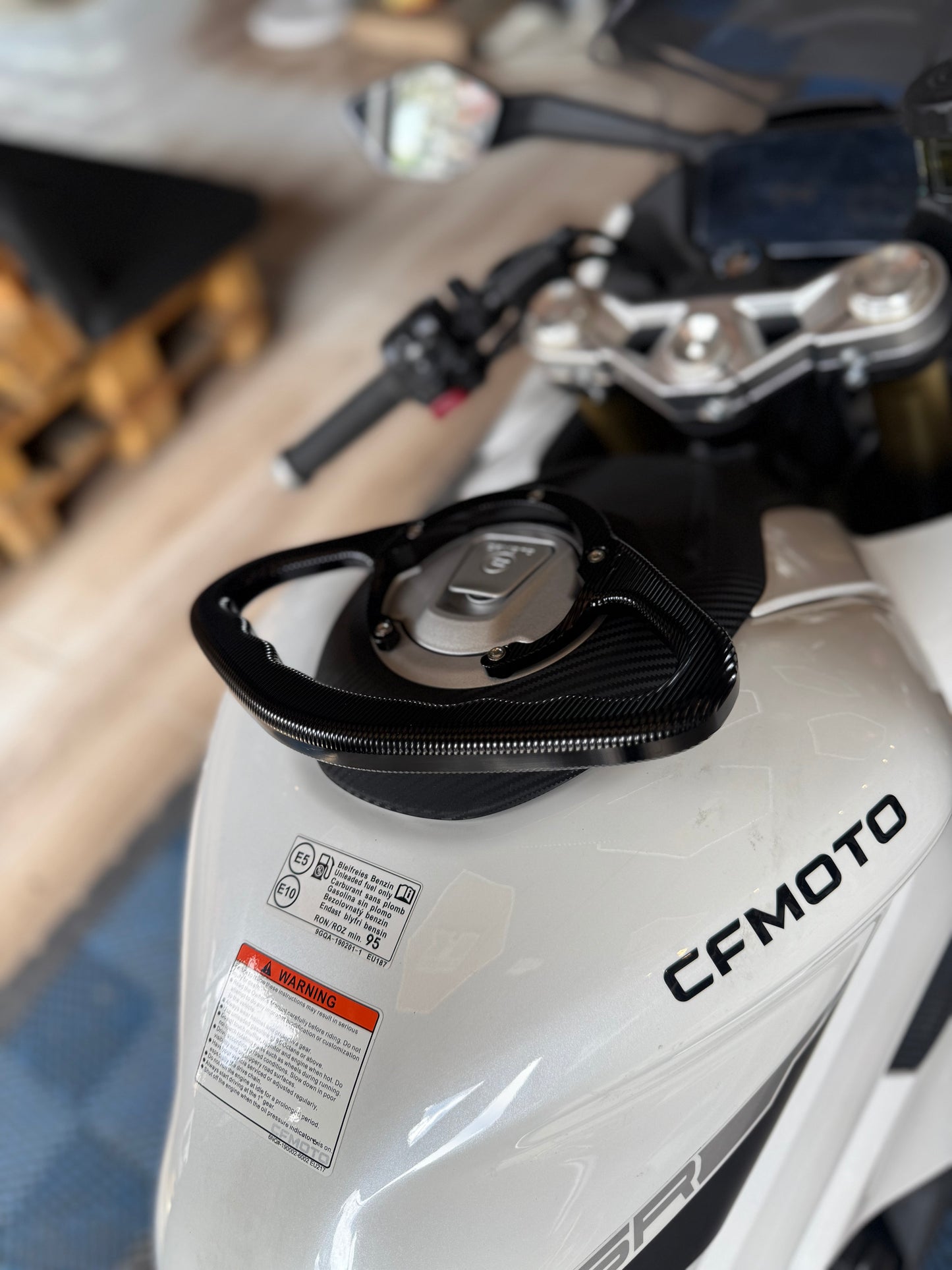 AGARRADERA TANQUE CFMOTO