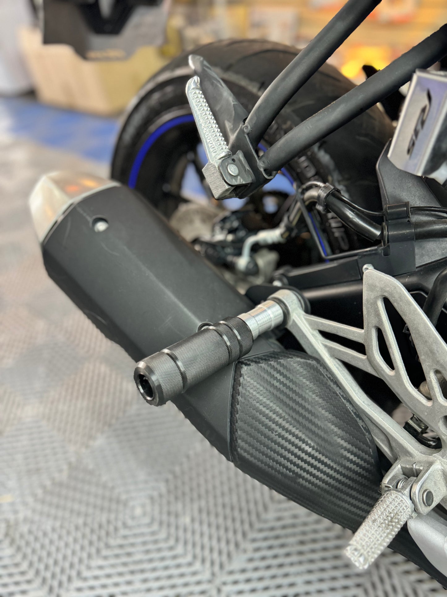 SLIDERS YAMAHA R15V3