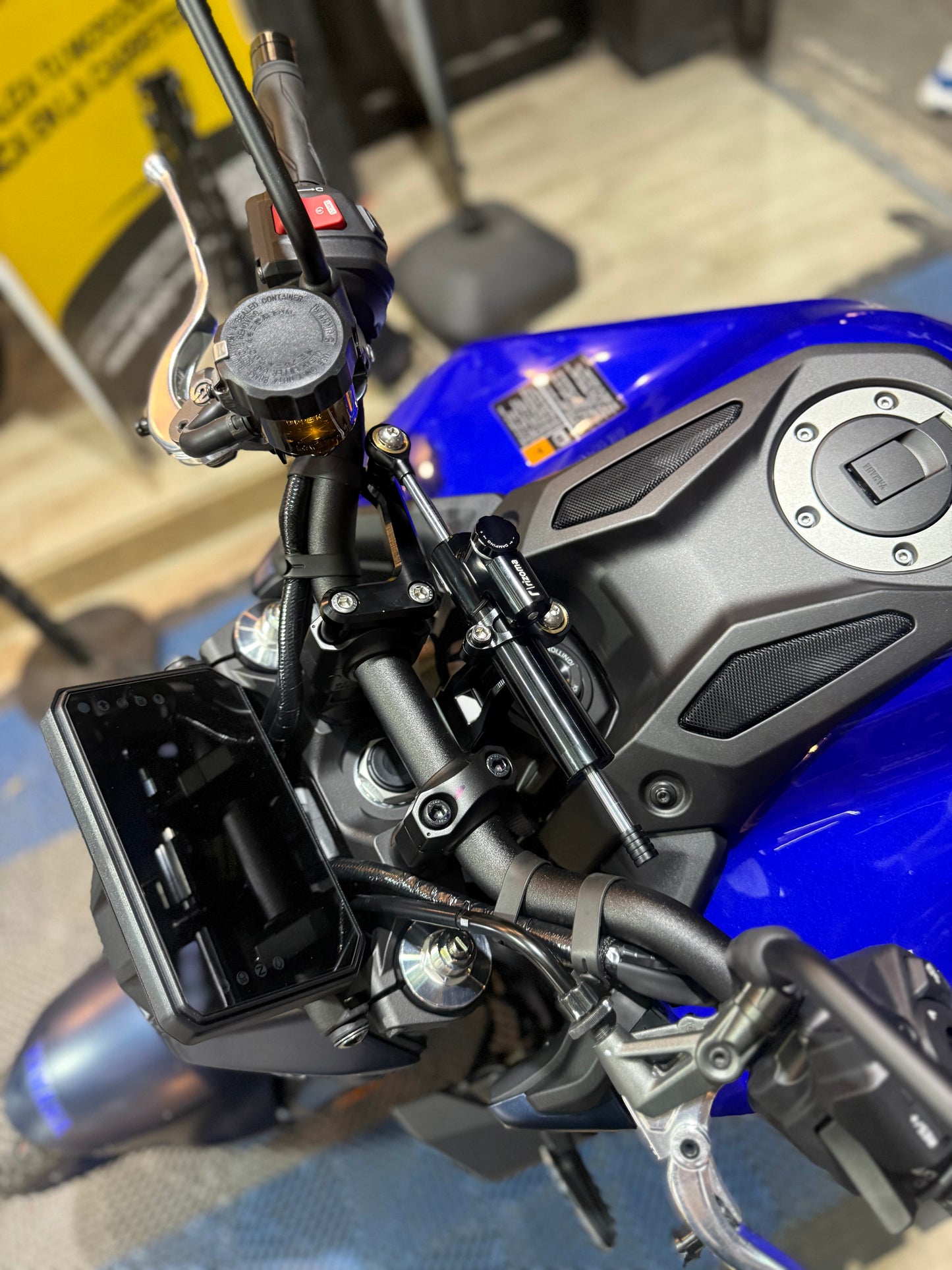 ESTABILIZADOR DE DIRECCION MANUBRIO YAMAHA MT09 V4