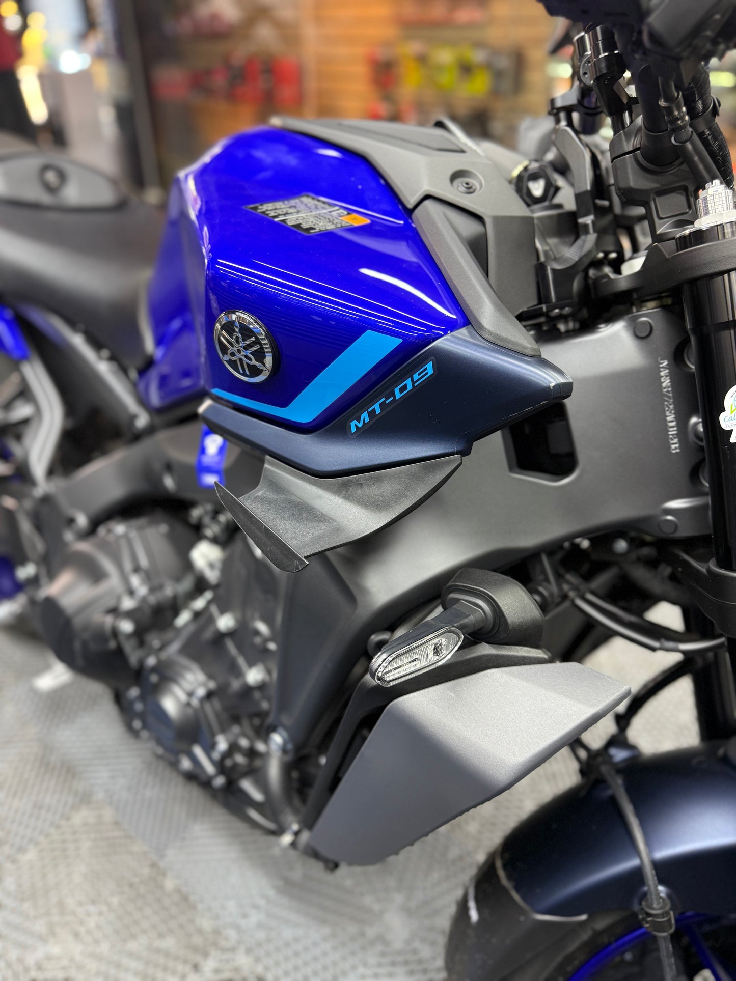 ALERONES LATERALES MT09 V4