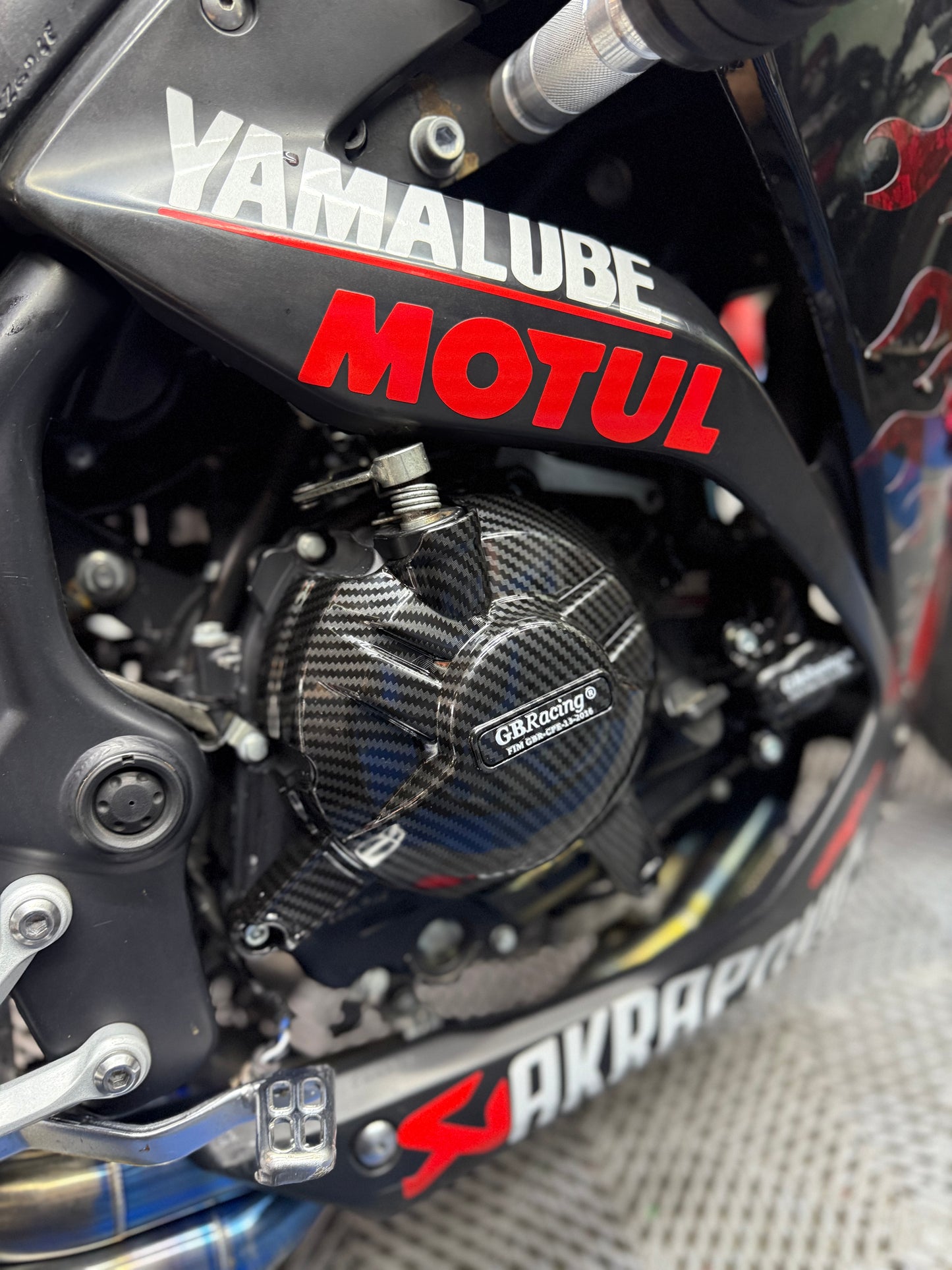 SLIDERS CUBIERTA DE MOTOR YAMAHA R3-MT03