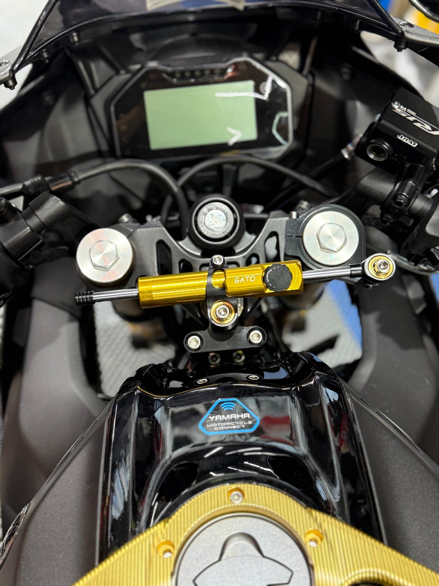 ESTABILIZADOR DE DIRECCION R15 V4