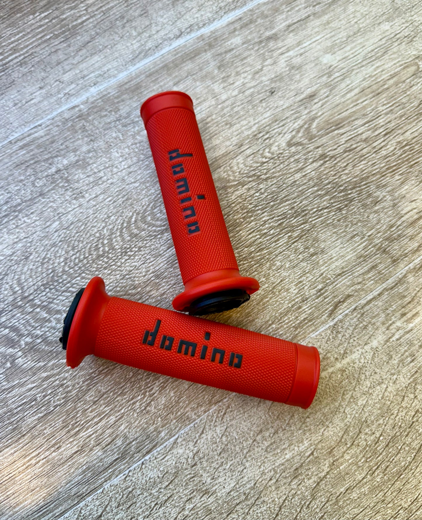 GRIPS DOMINO GAMA ALTA
