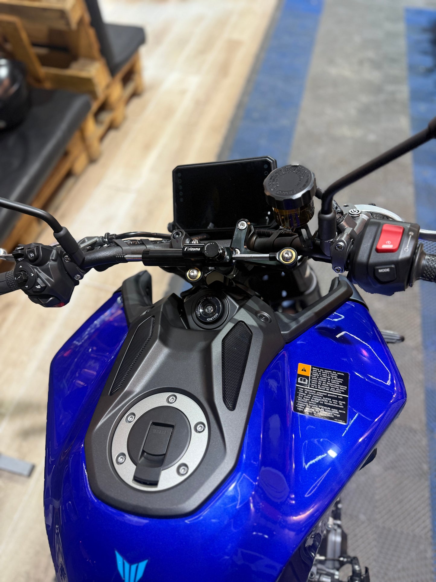ESTABILIZADOR DE DIRECCION MANUBRIO YAMAHA MT09 V4