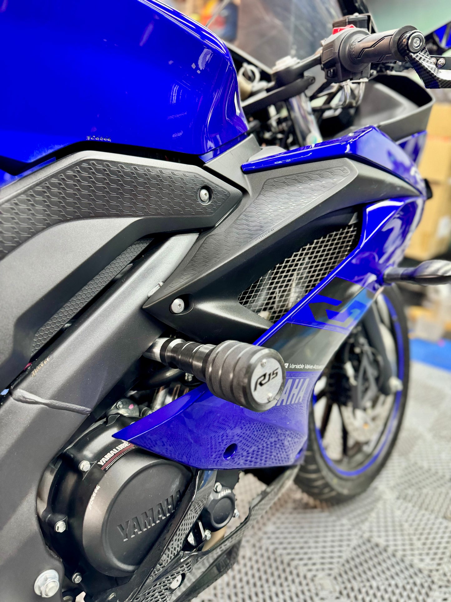 SLIDERS YAMAHA R15V3