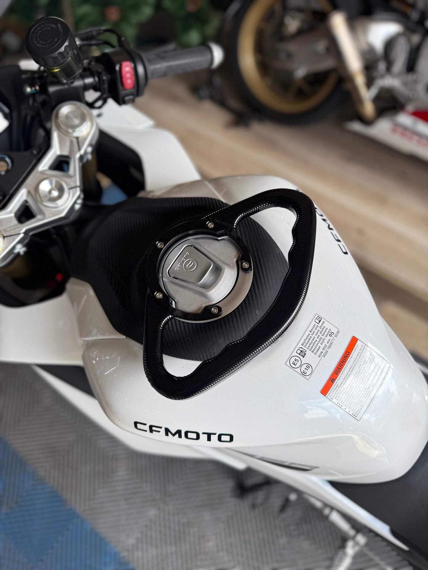 AGARRADERA TANQUE CFMOTO