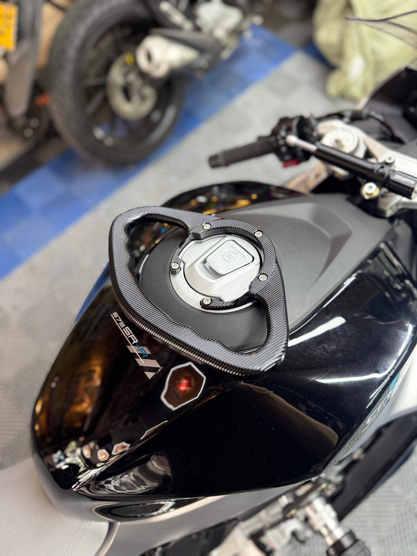 AGARRADERA TANQUE CFMOTO
