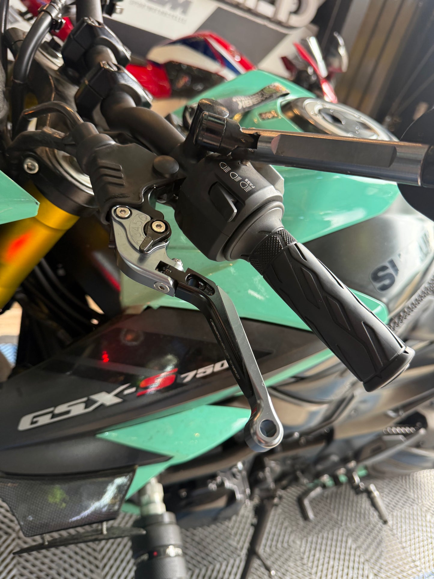 MANIGUETAS ABATIBLES SUZUKI GSXS750