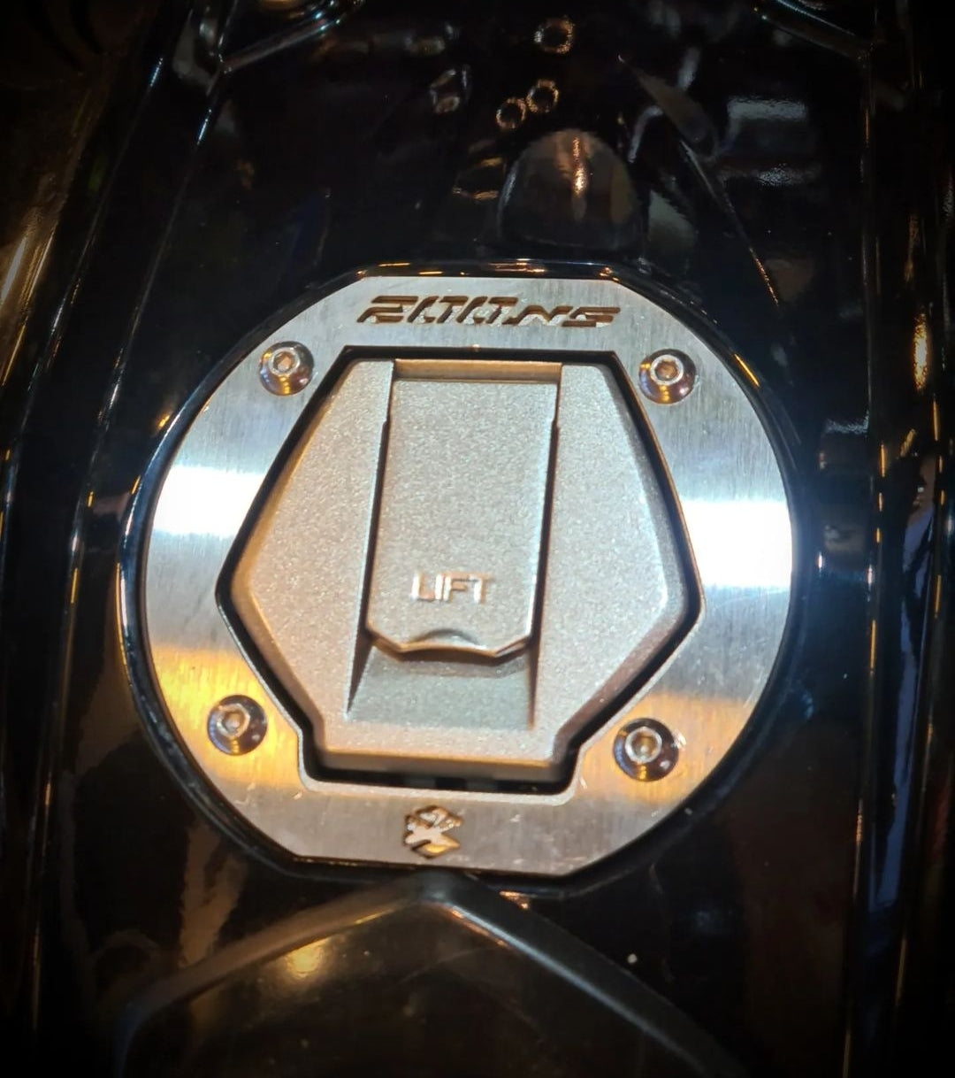 LUJO TAPA TANQUE PULSAR NS200 - 160