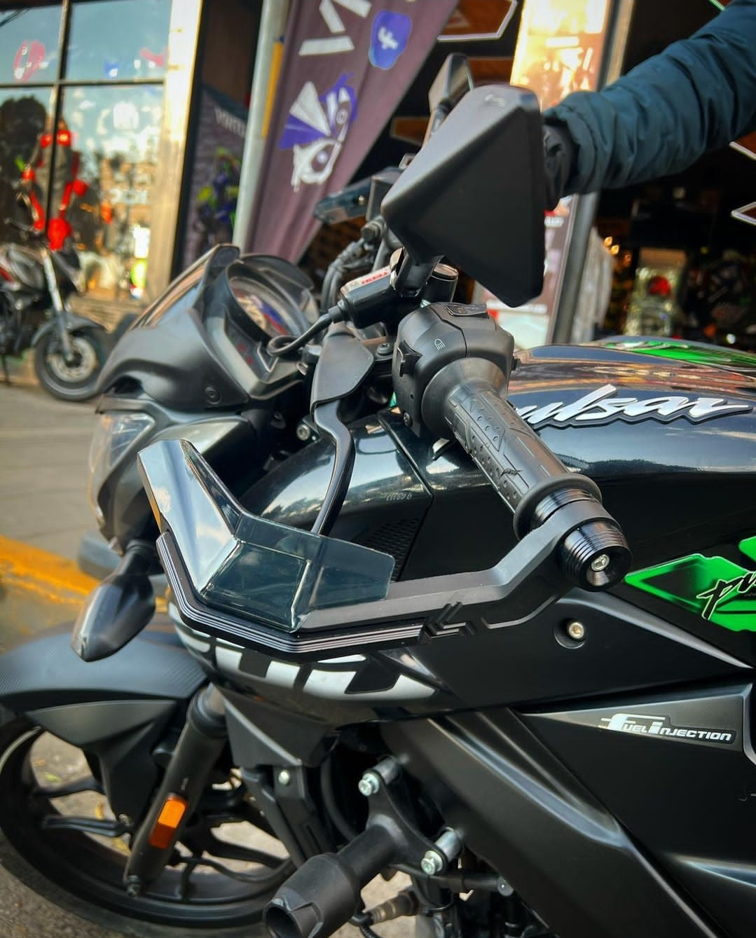 CORTAVIENTOS PULSAR NS200 - 160